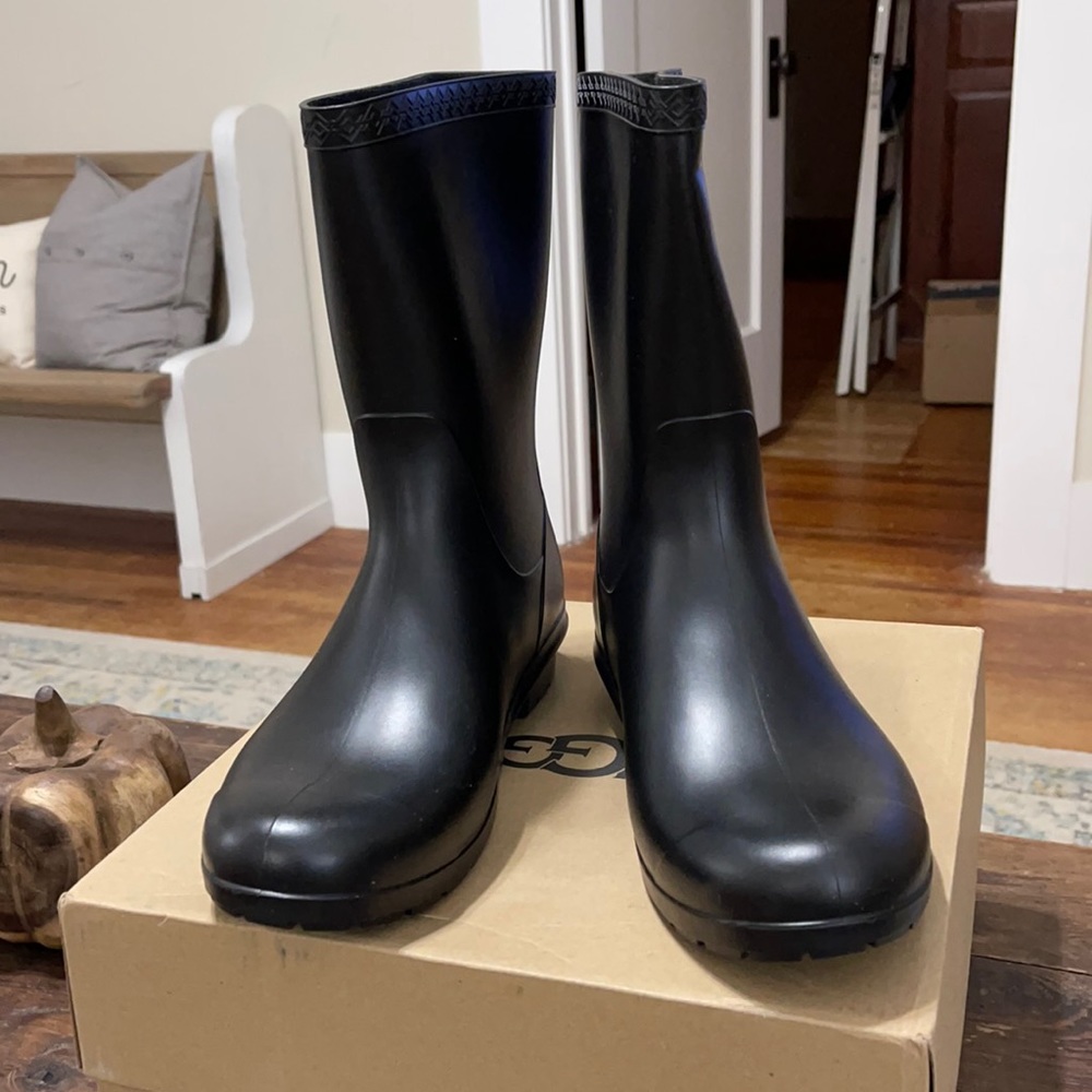 Ugg Sienna Matte Rain Boots
